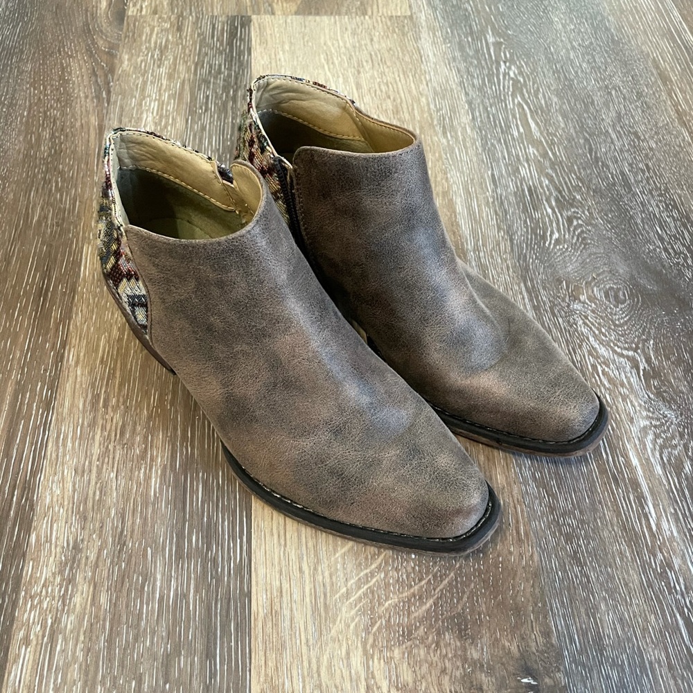 Roper booties